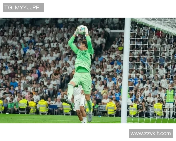 库尔图瓦：从守门员到球队灵魂的蜕变与成长之路