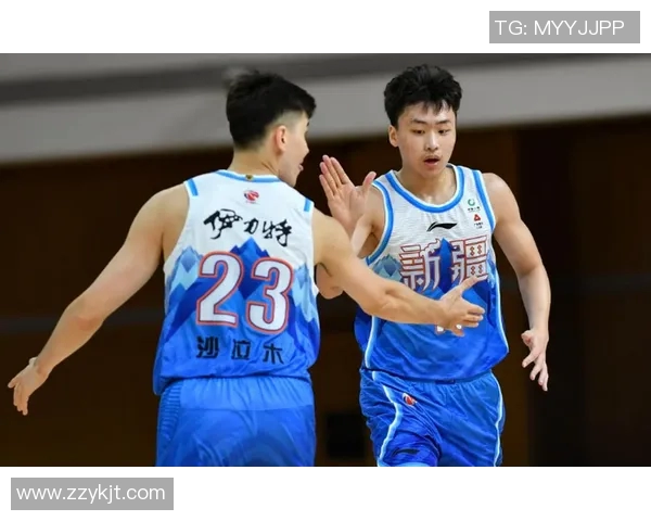 广东与新疆激战加时赛决胜时刻精彩纷呈引人瞩目 广东与新疆激战加时赛决胜时刻精彩纷呈引人瞩目