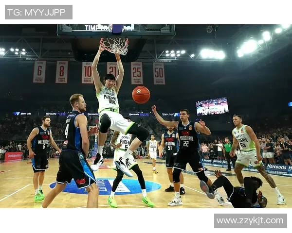 新疆队与广东队激战正酣3月22日篮球盛宴不容错过