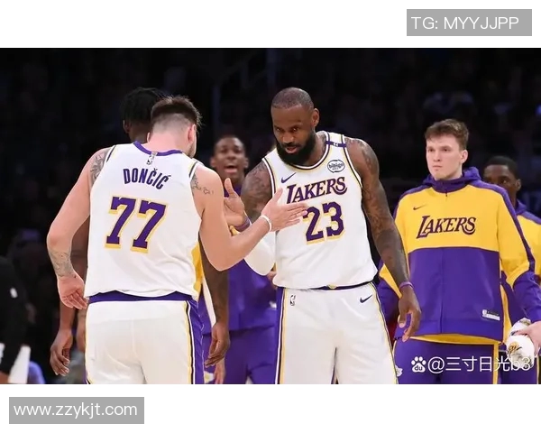 湖人对阵篮网精彩比赛视频回顾与精彩瞬间分析 湖人对阵篮网精彩比赛视频回顾与精彩瞬间分析